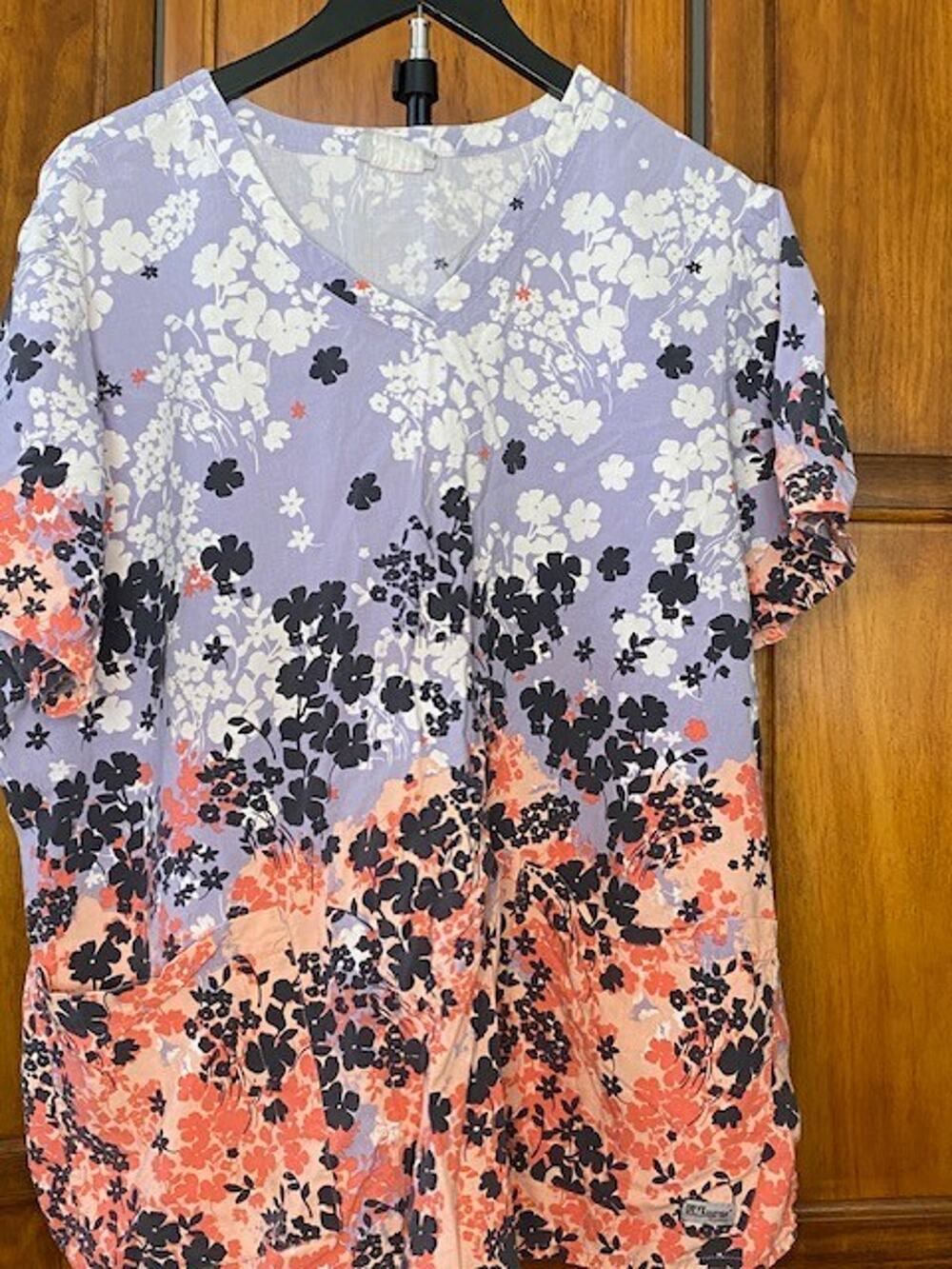 Grey's Anatomy Barco Floral Scrub Top Womens Plus Size Lavender Coral V Neck